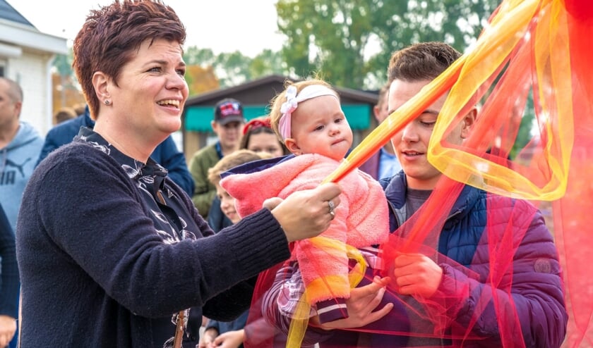 • Wethouder Zandvliet onthulde het straatnaambord.