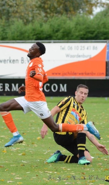 • Manucho Adelino kwam afgelopen zaterdagmiddag nog met Oranje Wit in actie tegen WNC.