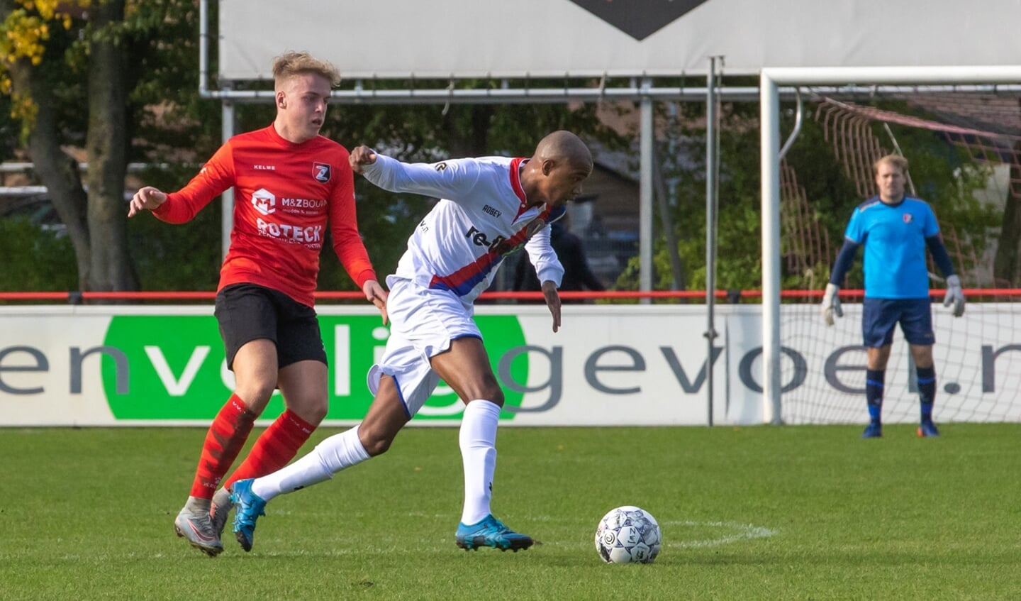 • De Zwerver - SV Charlois (1-1).