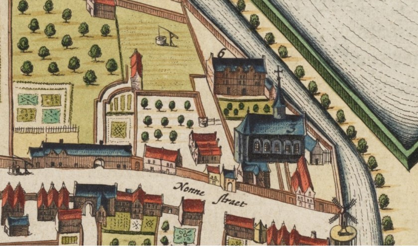 • Detail van een kaart van J. Blaeu uit 1649: het terrein van de Weeshuishof met daarop het Maria Magdalenaklooster, de kapel en het Pesthuys.