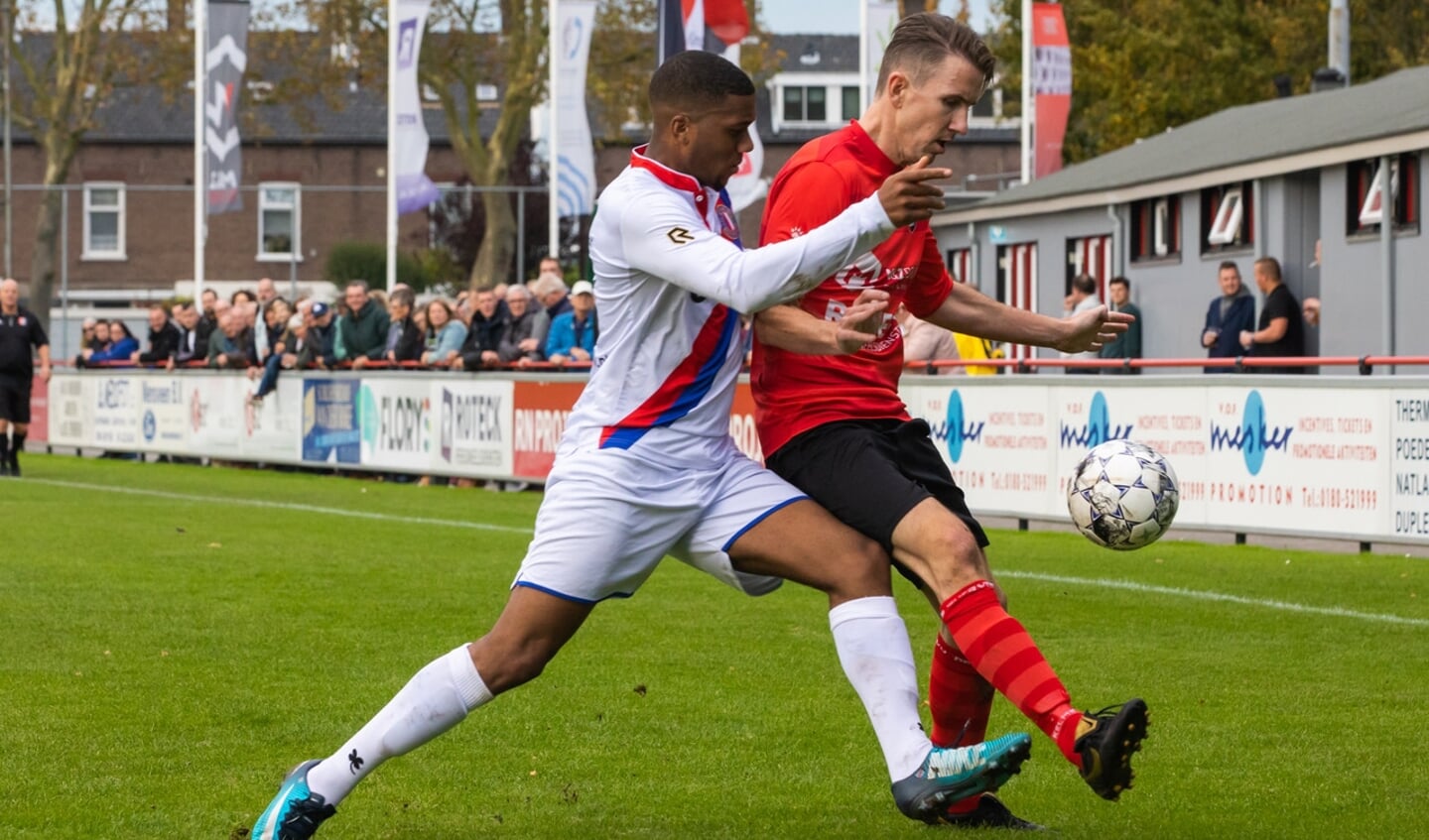 • De Zwerver - SV Charlois (1-1).