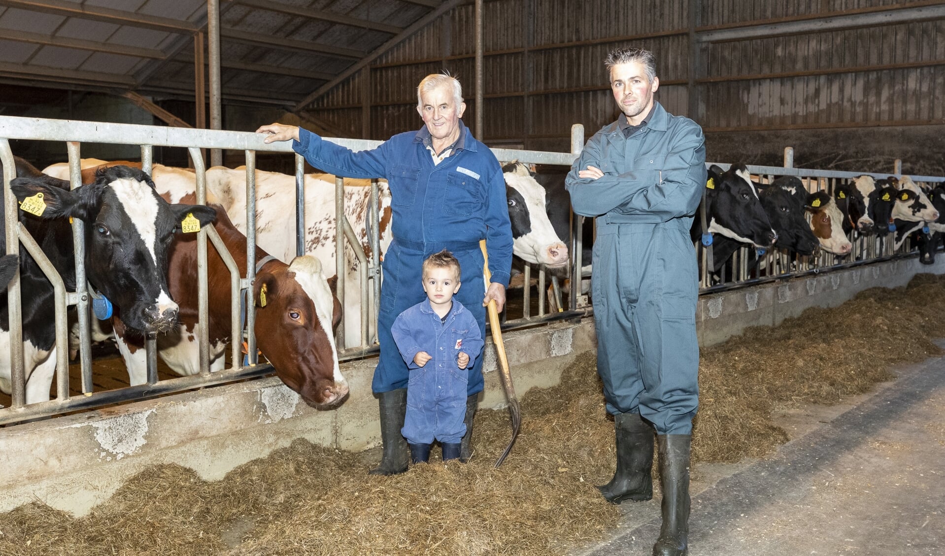 Matthijs van Bragt hoopt dat ook zijn zoon Thijs op een dag het melkveebedrijf kan overnemen.