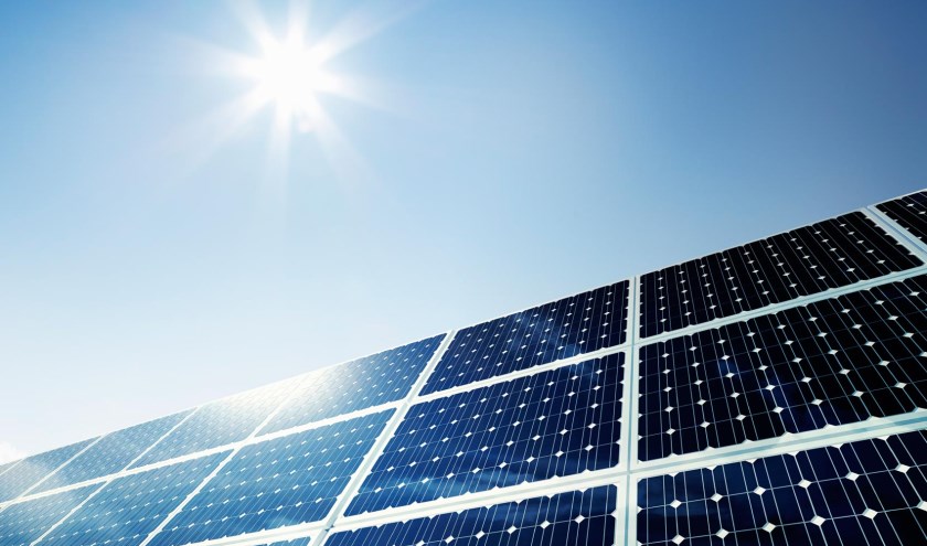 • Zonnepanelen zijn één van de maatregelen om een woning duurzamer te maken.