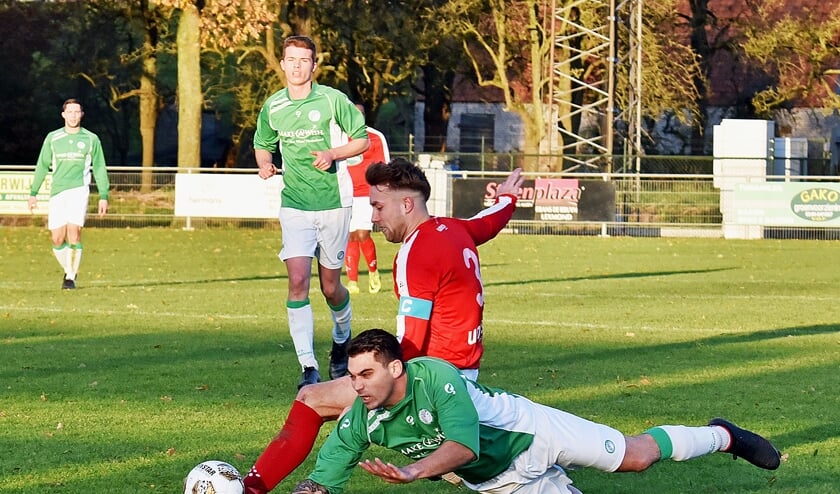 • SC Everstein - Jonathan (0-3).