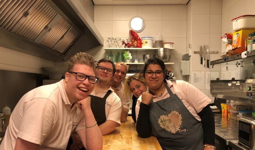 Sandor, Nathan, Ricardo, Nienke en Daisy.