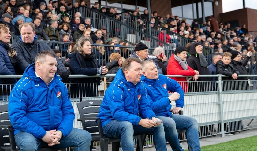 • Theo de Boon als trainer op de bank bij Nivo Sparta.