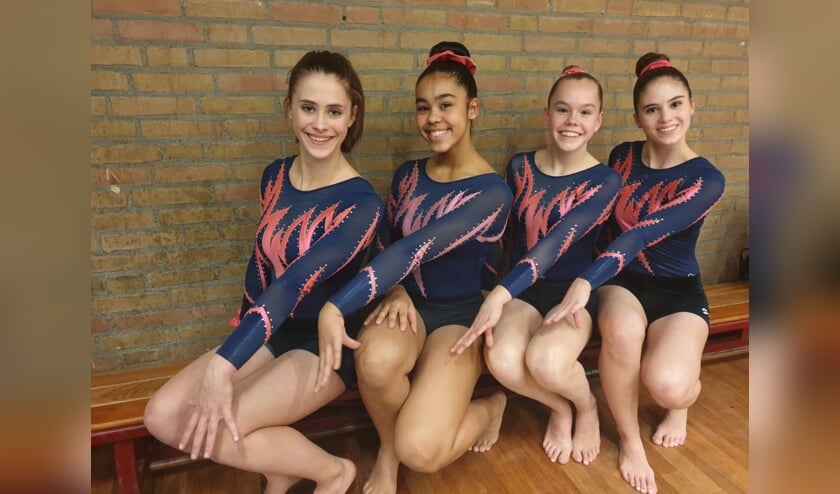 • Het DOS-team met Ivy van Bruggen, Noa-Mae Blackwell, Nine Klazema, Danique Meijdam werd vijfde