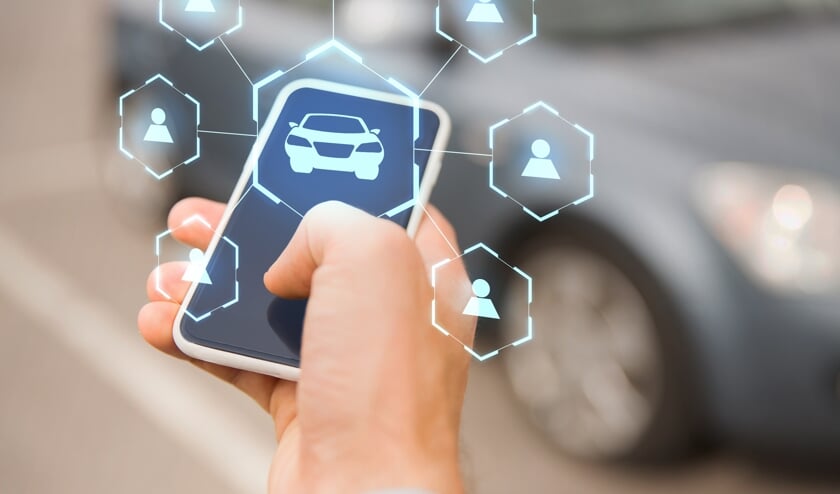 • Met de smartphone kan een deelauto worden gereserveerd.