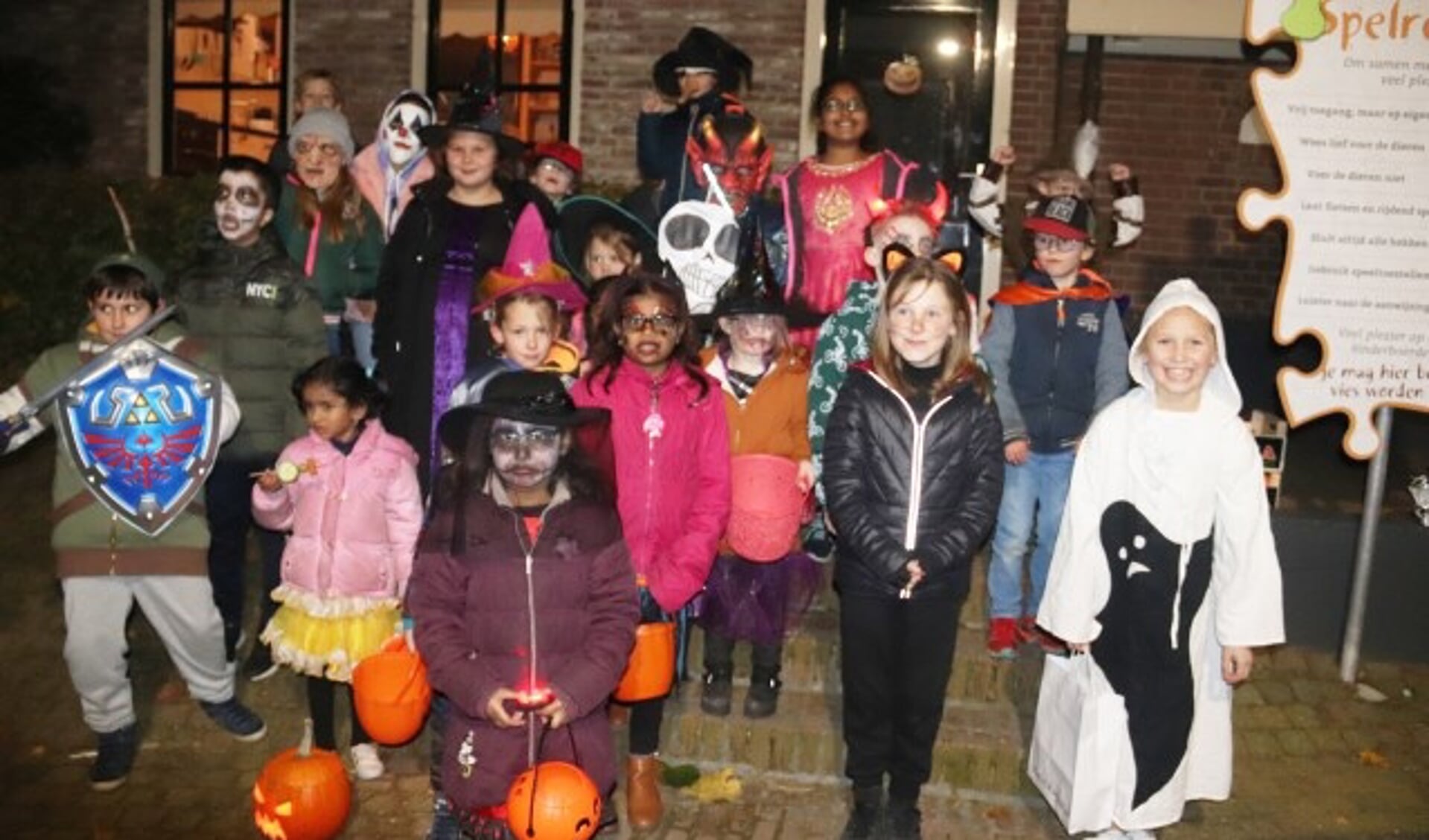 Het werd een echte Halloweenoptocht voor de jeugd in wijk Voorkoop te Culemborg