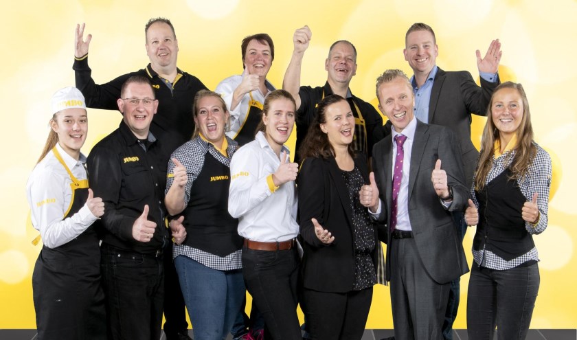 • Het team van Jumbo Zaltbommel tijdens de '7 Zekerheden Training' van de Jumbo Academy op het hoofdkantoor van Jumbo Supermarkten in Veghel.