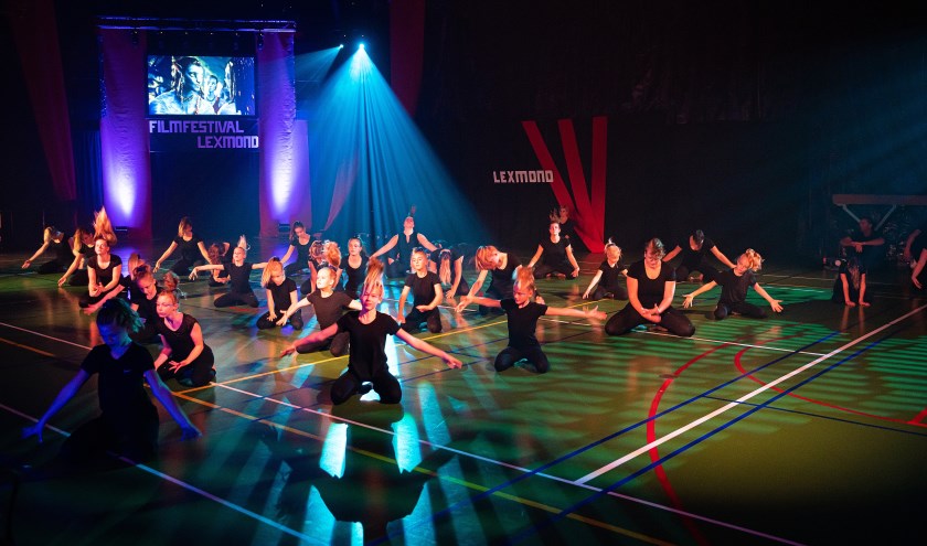 Uitvoering gymvereniging V.E.K. Lexmond