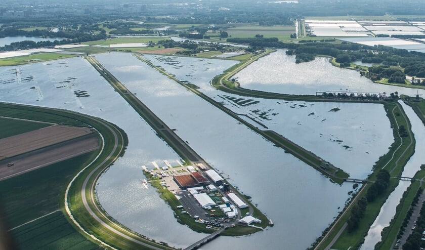 • Waterberging in de Eendrachtspolder (Rotterdam).