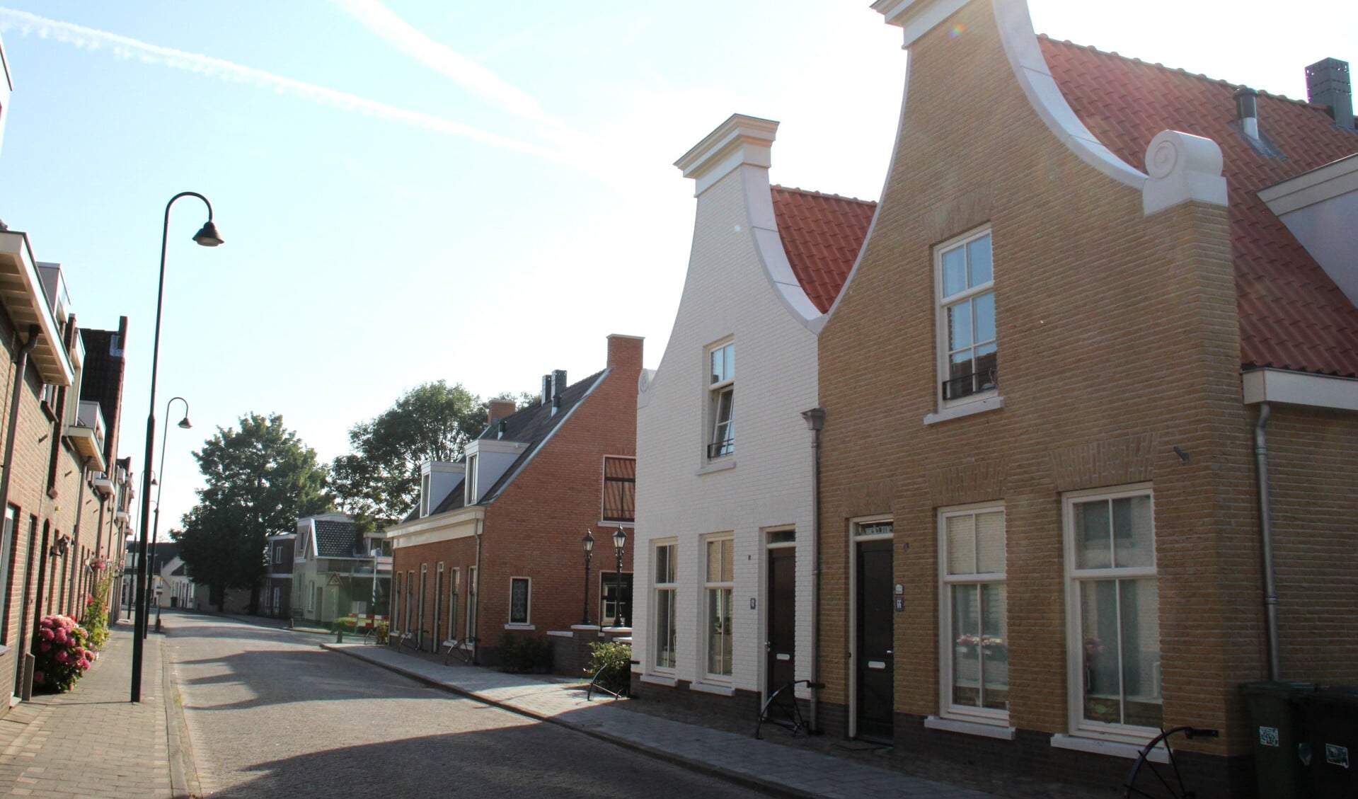 • Woningen aan de Dorpsstraat in Gouderak.