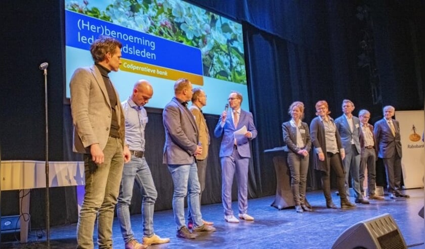 Ook vond de (her-) benoeming plaats van een aantal leden van de ledenraad. (foto: Peter Venema)
