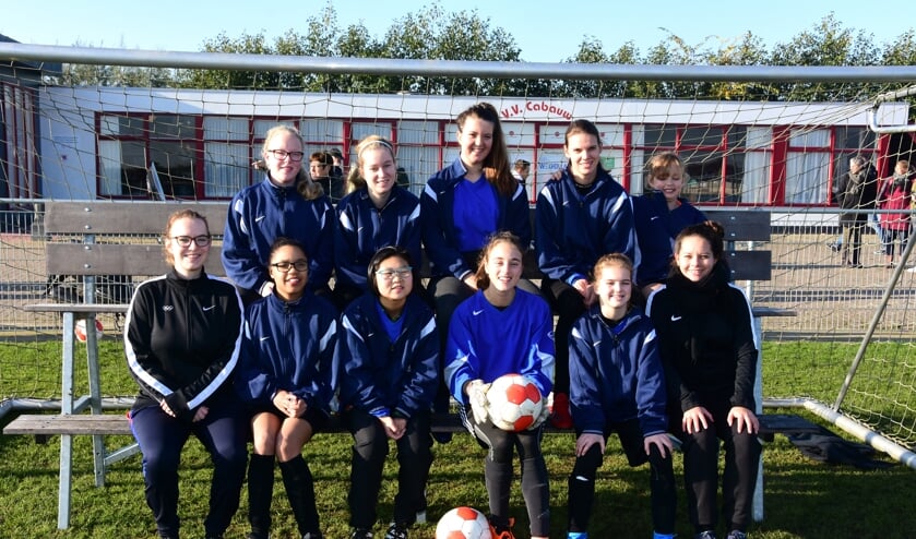 • Jara met haar teamgenoten van het CP-vrouwenteam.