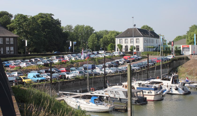 • Veel mensen komen met de auto naar de Zaltbommelse binnenstad.