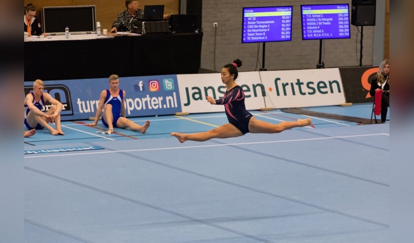 • DOS-turnster Bailey Lenting op het onderdeel vloer.