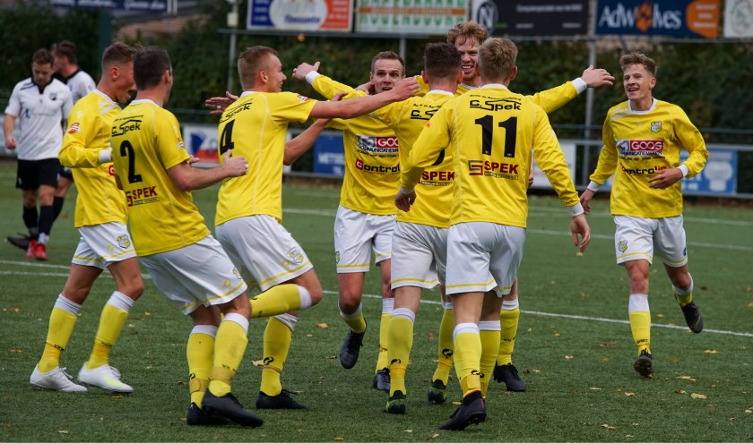 • Grote vreugde om de goal om Stefan Bitter.