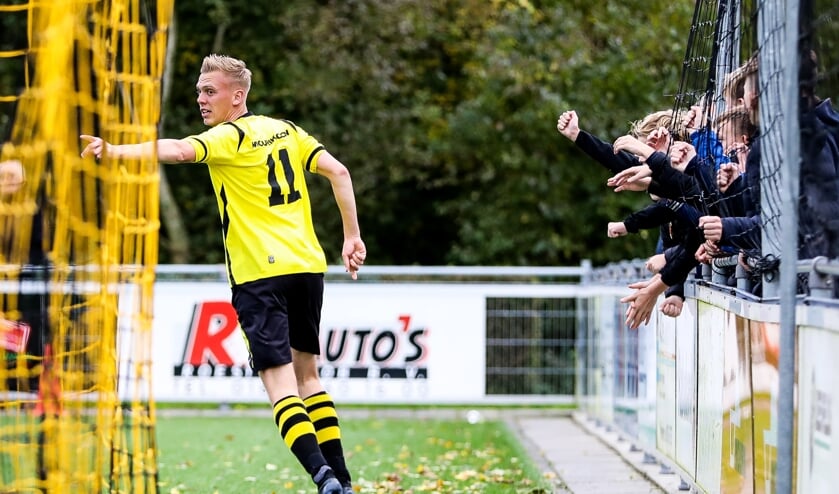 • Groot-Ammers - SV Meerkerk (2-2).