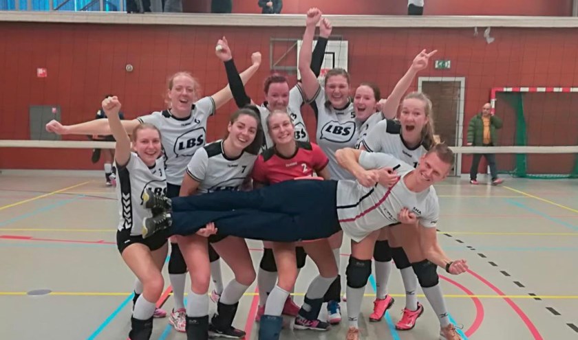• SNA viert de overwinning op Flits.