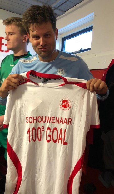 • Remy Schouwenaar scoorde zijn 100-ste goal in de hoofdmacht van NOAD'32.