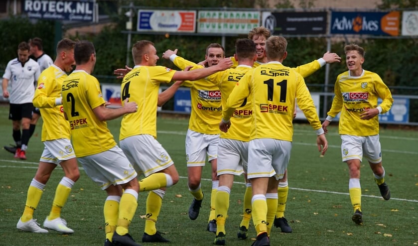 • Grote vreugde om de goal om Stefan Bitter.
