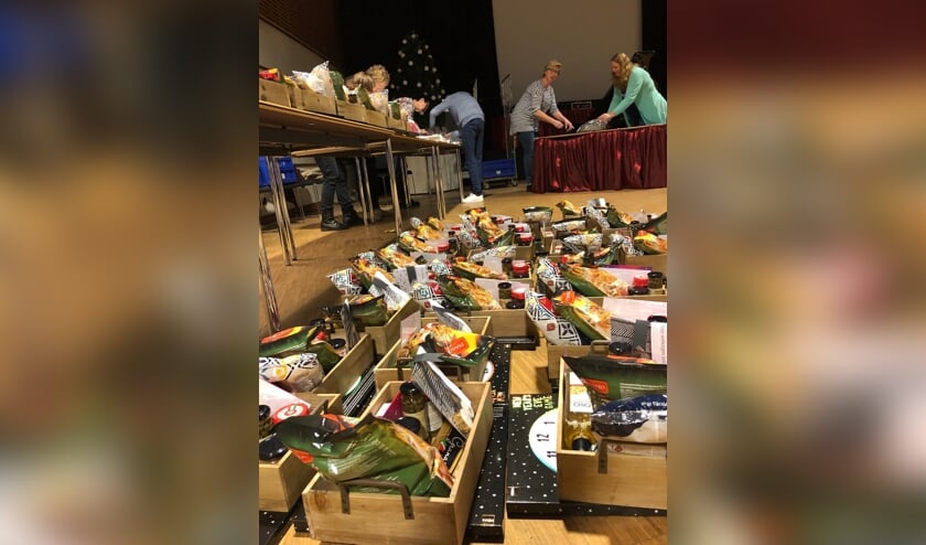 • Kerstpakketten tijdens een eerdere editie van Kerstsaam.