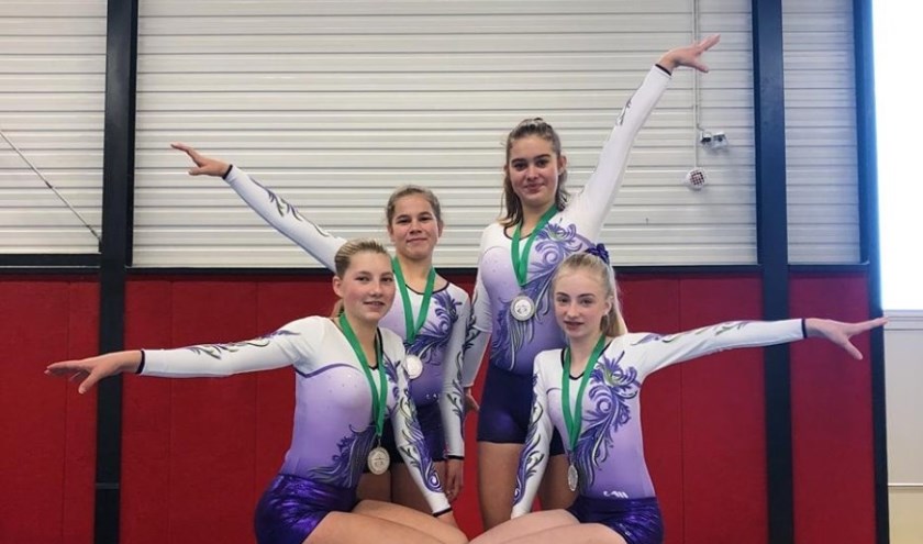• Lieke, Aylin, Amber en Eline vormden een team.