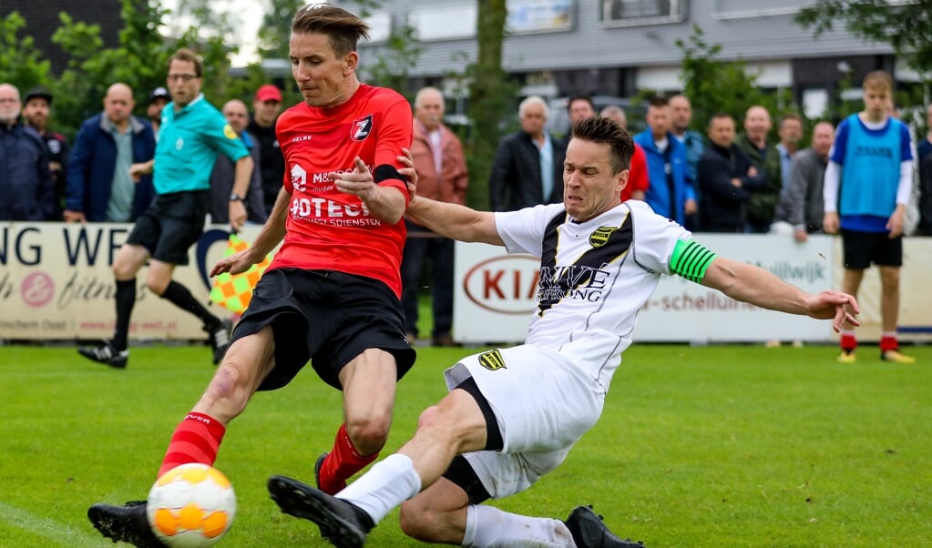 • Captain Gert-Jan Koekkoek in de laatste wedstrijd die hij voor SV Meerkerk speelde.