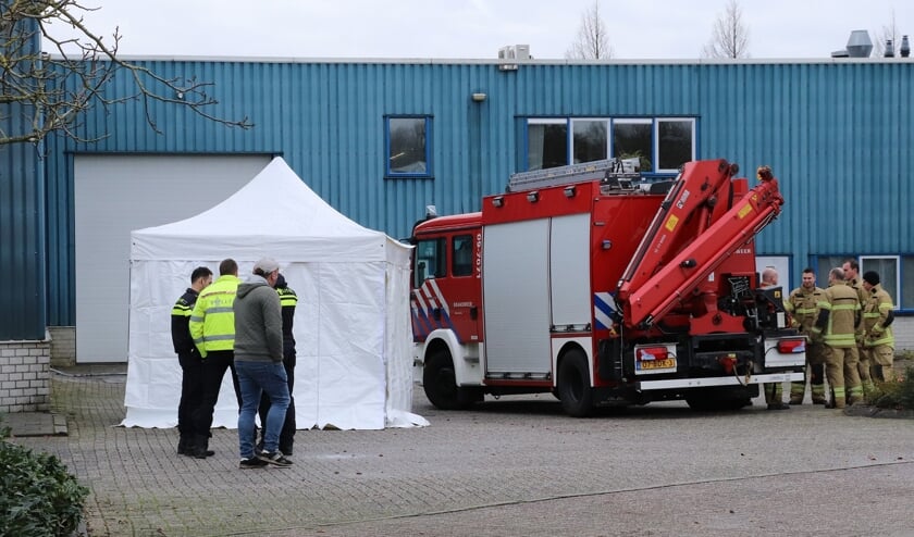 • De tent die geplaatst is door de brandweer.