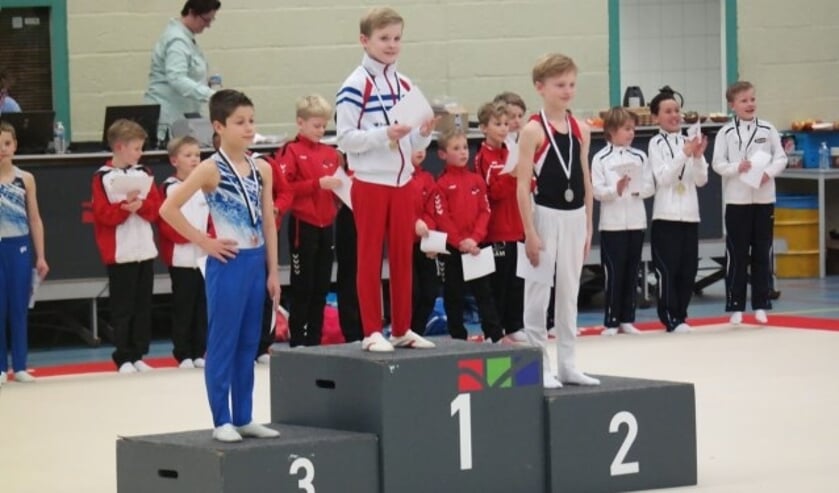Goud voor turner Kay Tins
