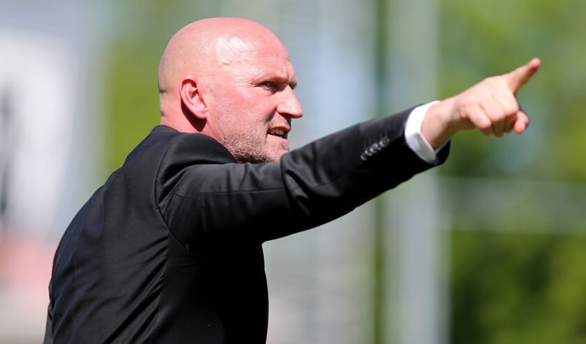• Ron Vlot wordt bij BZC'14 de opvolger van Hans de Jong.