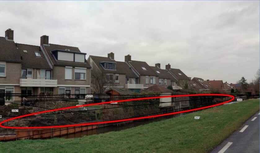 • De onderhoudsstrook achter de woningen aan de Laan van Lezoux is bij de tuinen getrokken.