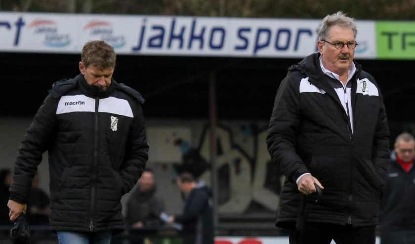 • Pieter Tuns als trainer van Sleeuwijk.