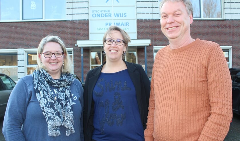 • Liesbeth Augustijn, geflankeerd door Janneke van Tol en Gerrit de Koster.