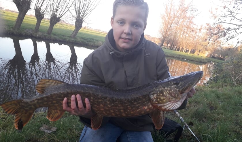 • Jeugdlid Nick IJzerman ving een snoek van 83 cm.