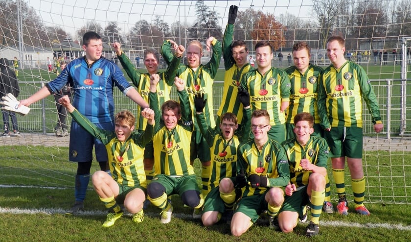 • Grote vreugde bij G1-team na behalen titel.
