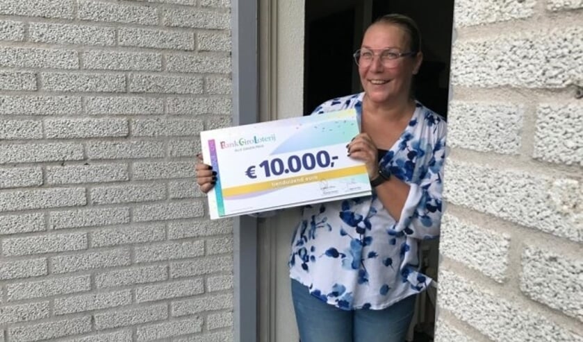 Bianca uit Tiel wint 10.000 euro in BankGiro Loterij.  