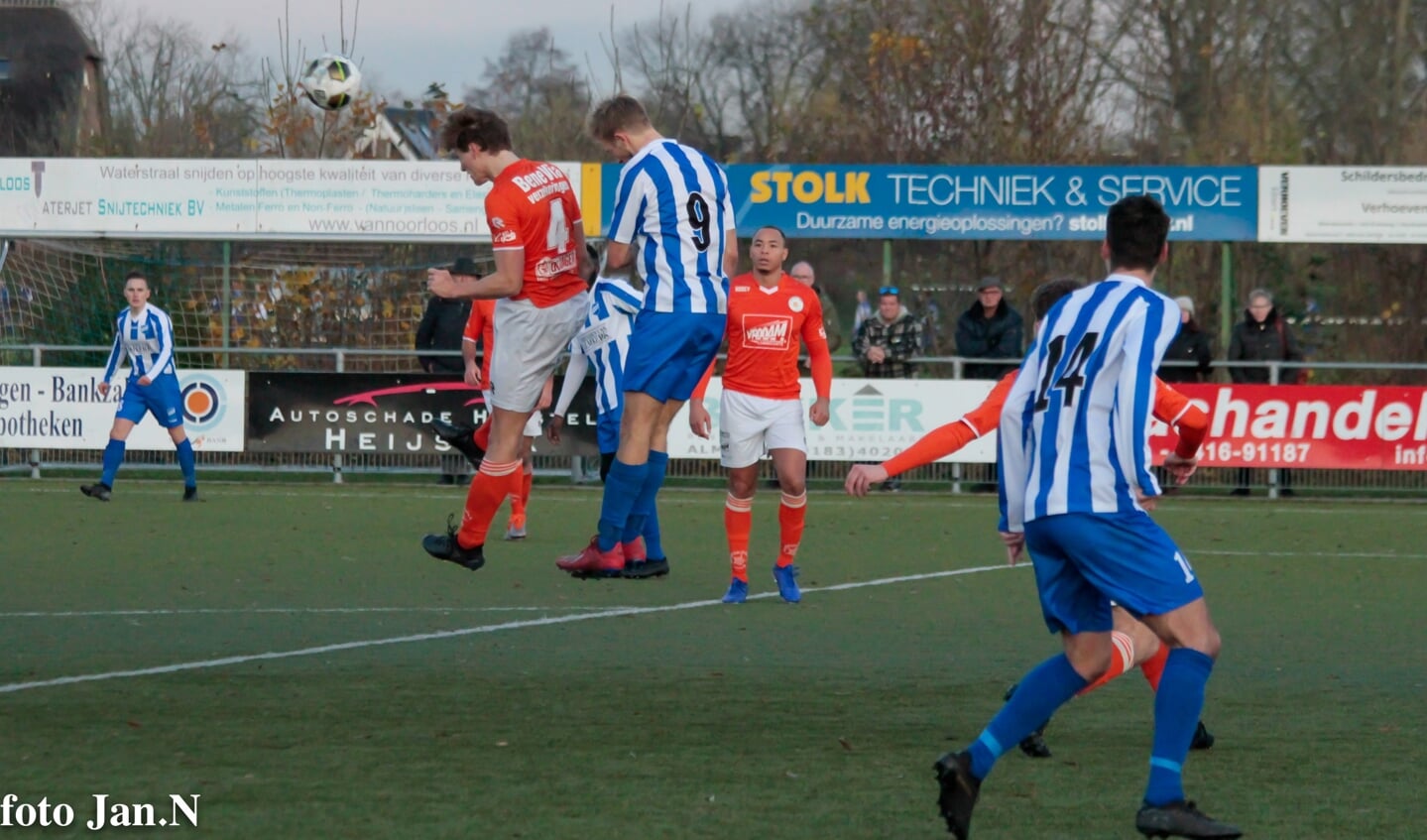 • Almkerk - Oranje Wit (0-0).