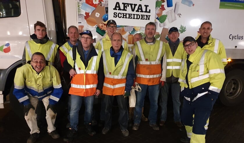 • De oud-papierploeg van Thialf voor het laatst op pad.
