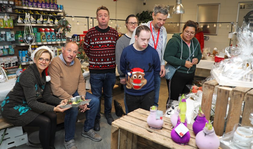 • De Fontein organiseerde een kerstmarkt in Esso-tankstation.