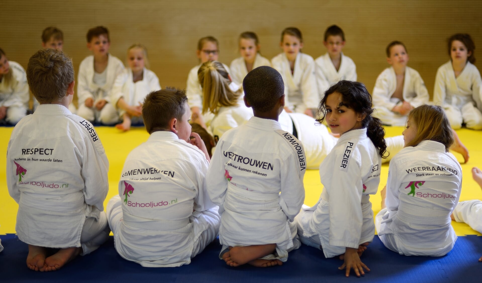 • Leerlingen van de scholen van Stichting Onderwijs Primair in de Krimpenerwaard krijgen judoles.  