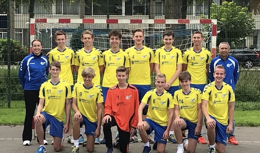 • Teamfoto van DES '72 heren junioren.