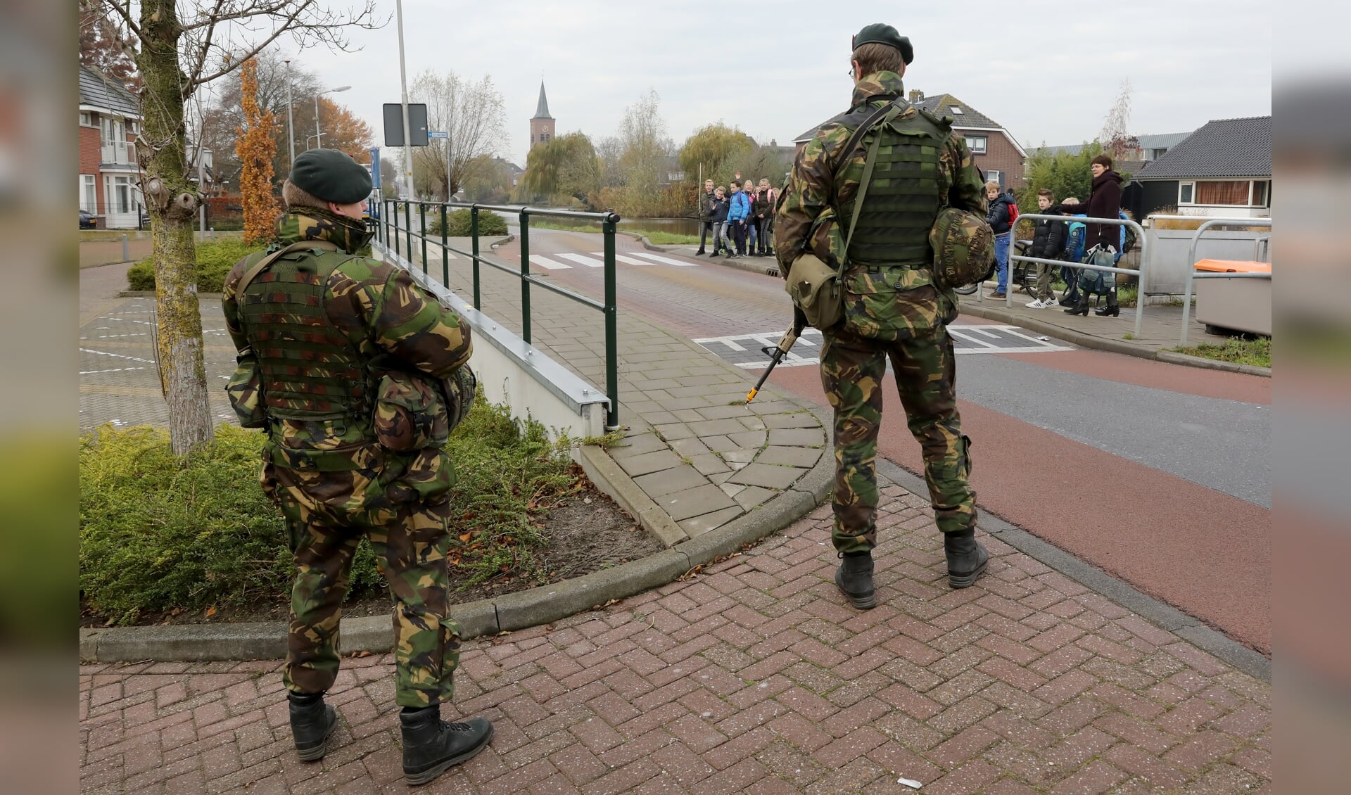 • In november 2018 hielden militairen een oefening in Bleskensgraaf.