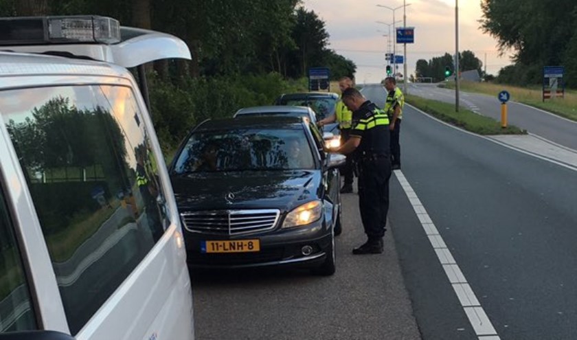 • Archieffoto van een alcoholcontrole op de Edisonweg.
