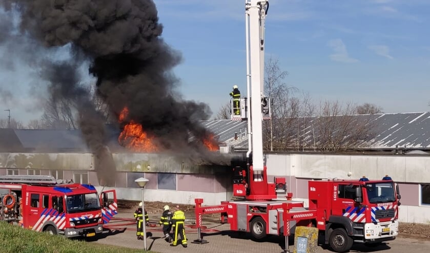De rook was tot in de wijde omgeving te zien.