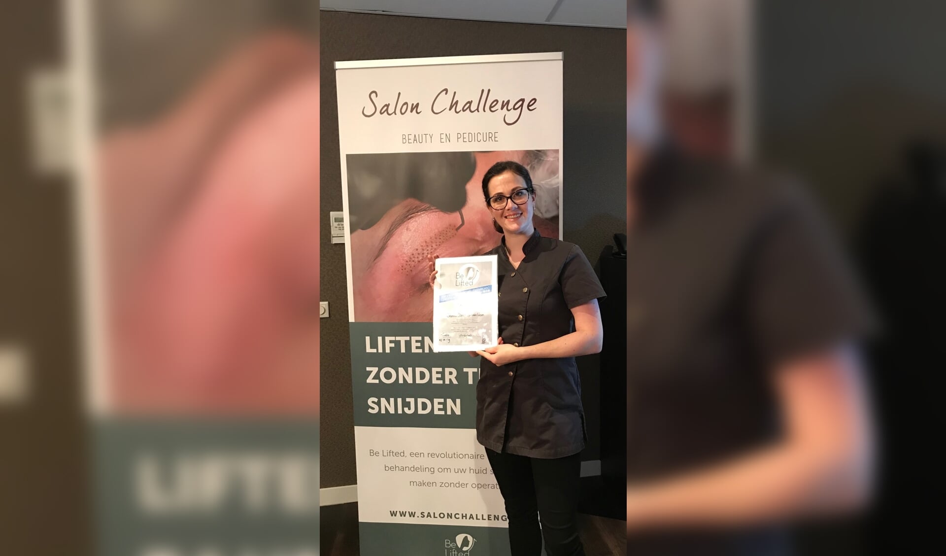 Brenda Steeman-van Veen voert de behandelingen uit bij Salon Challenge in Genderen.