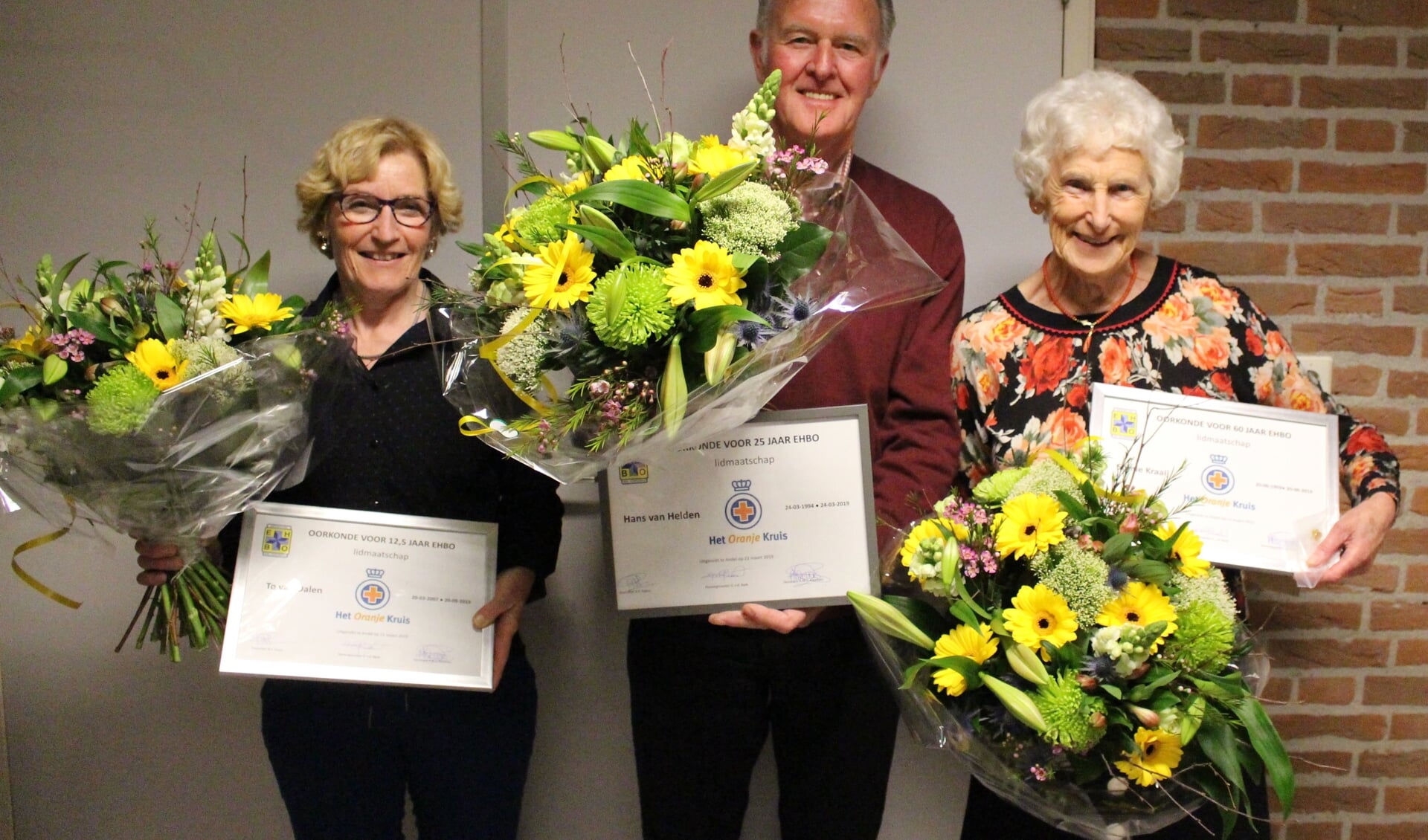 • To van Dalen, Hans van Helden en Stijnie Kraaij kregen een welverdiende onderscheiding.