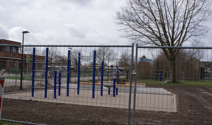 • Als de hekken weg zijn, kan Sleeuwijk de tuin in gebruik nemen.