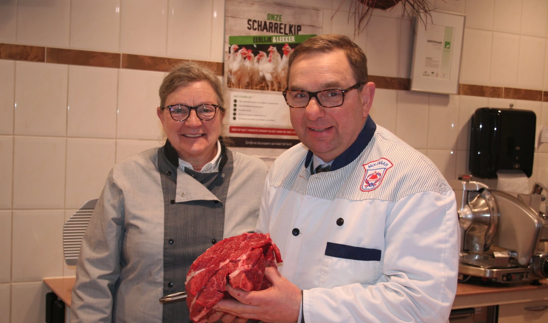 • Nog een paar dagen verkopen Dick en Sieneke Molenaar 'draadjesvlees'.